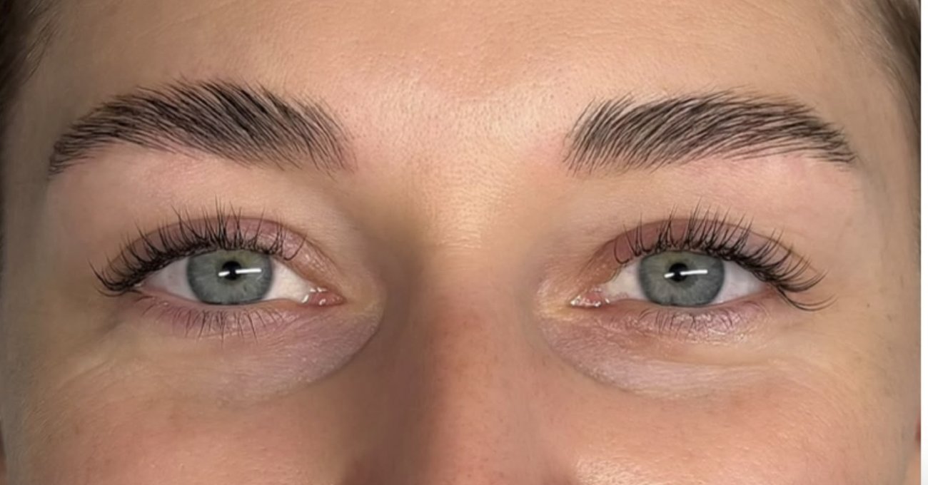 Nachher: Augenbrauenlifting & 1:1 Wimpernverlängerung