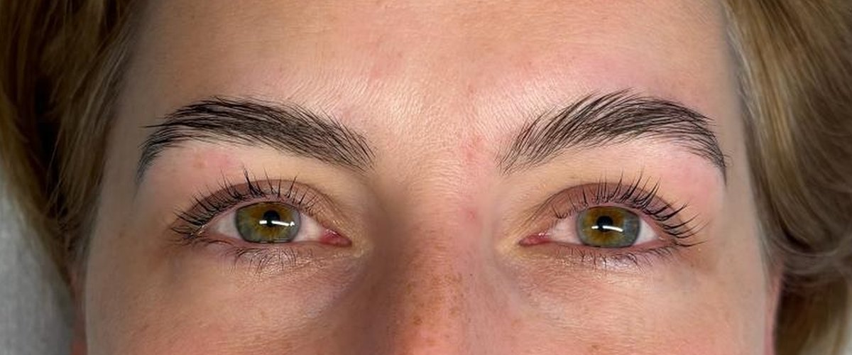 Nachher: Wimpern & Brauen