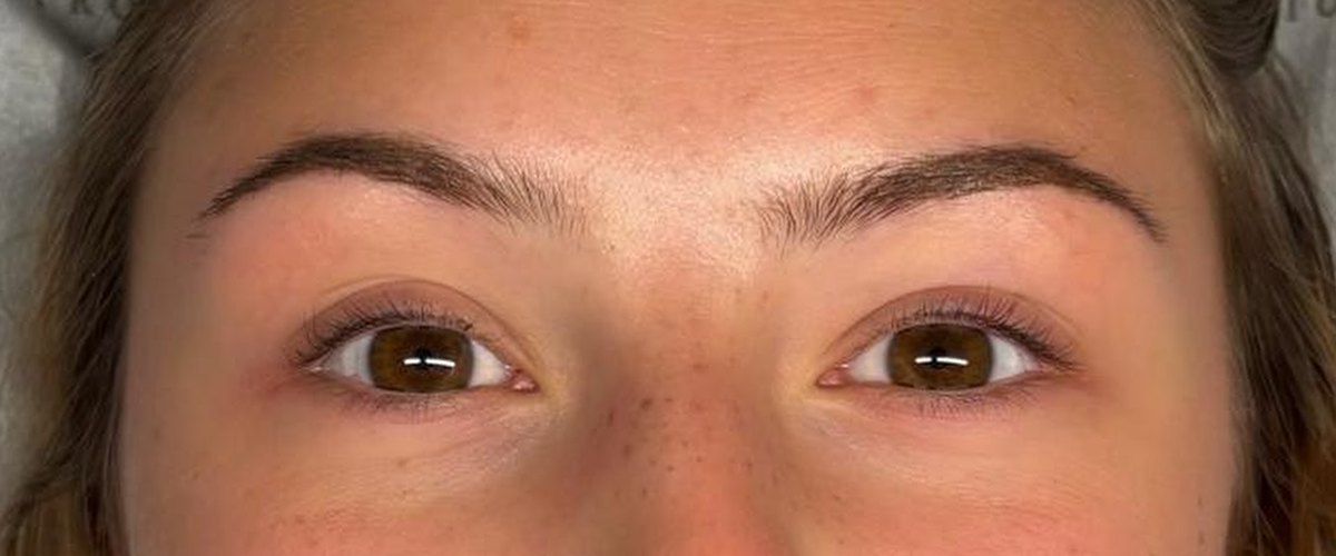 Vorher: Wimpern & Brauen